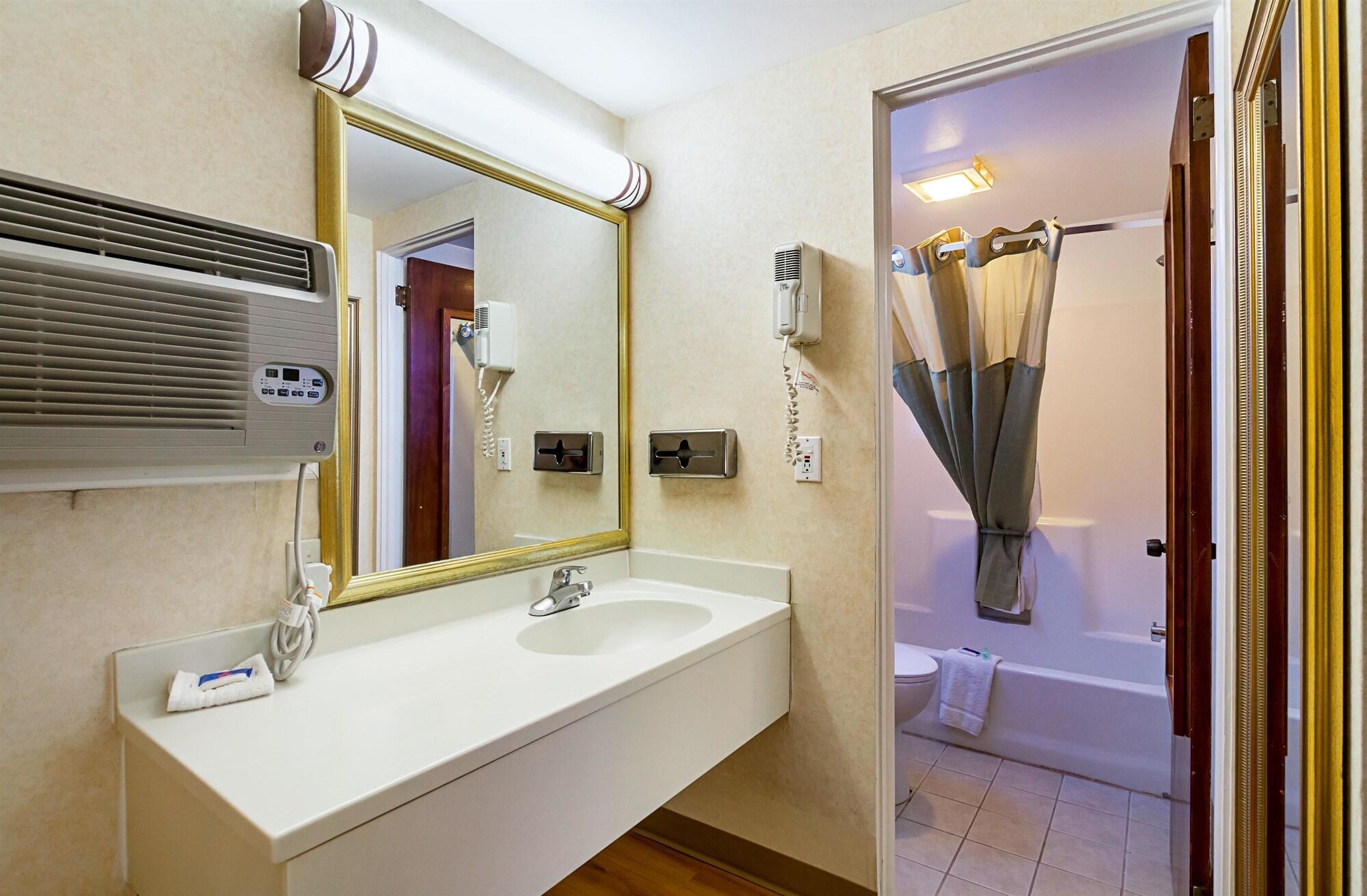 Hotel 6-mechanicsburg, Pa - Harrisburg West 2*